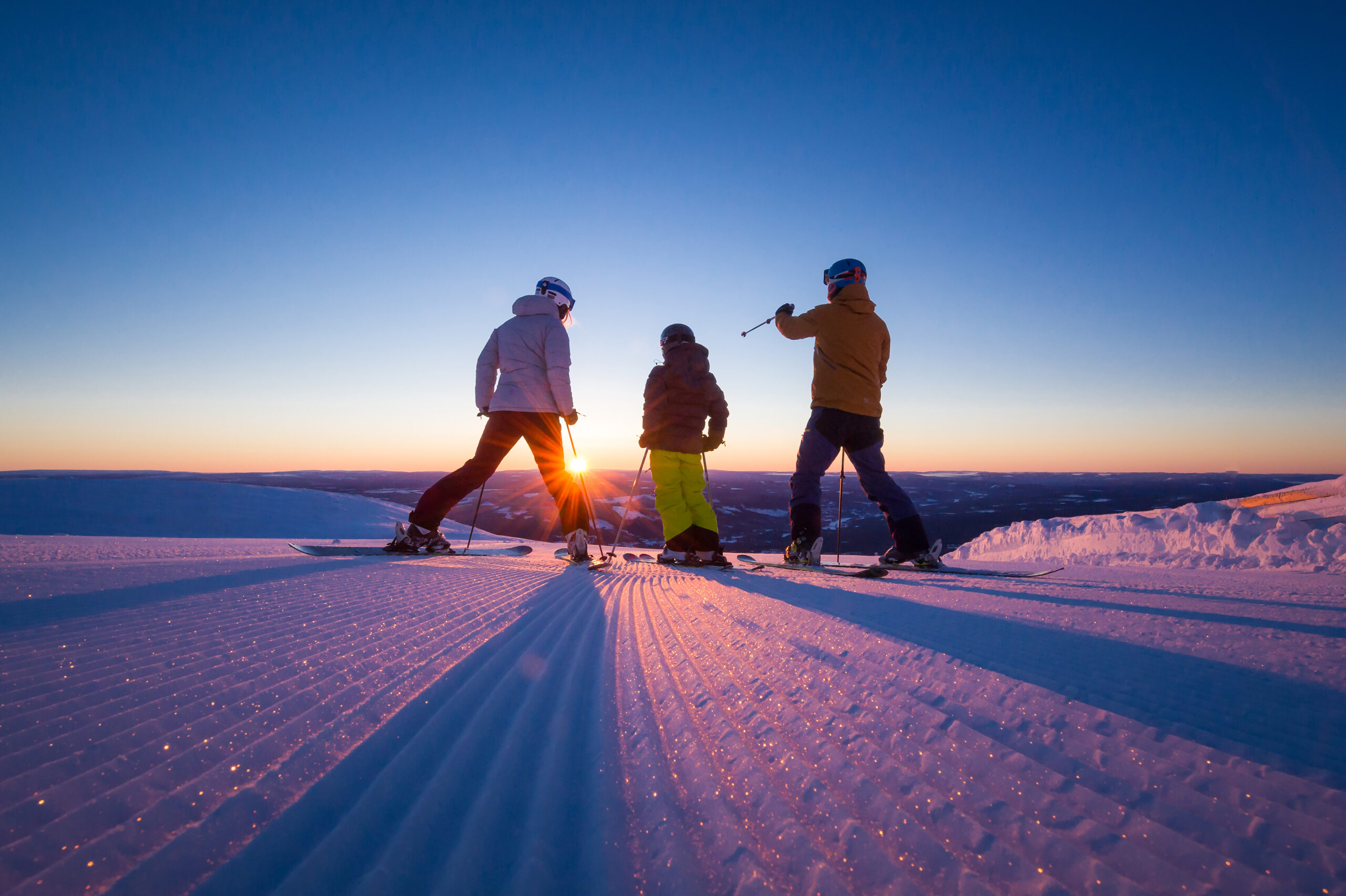 Soloppgang-pa-fjellet-LL-00575